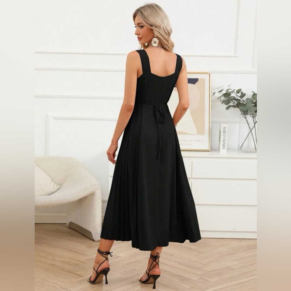 Le Chateau Black Sleeveless Dress, Size M / 9-10